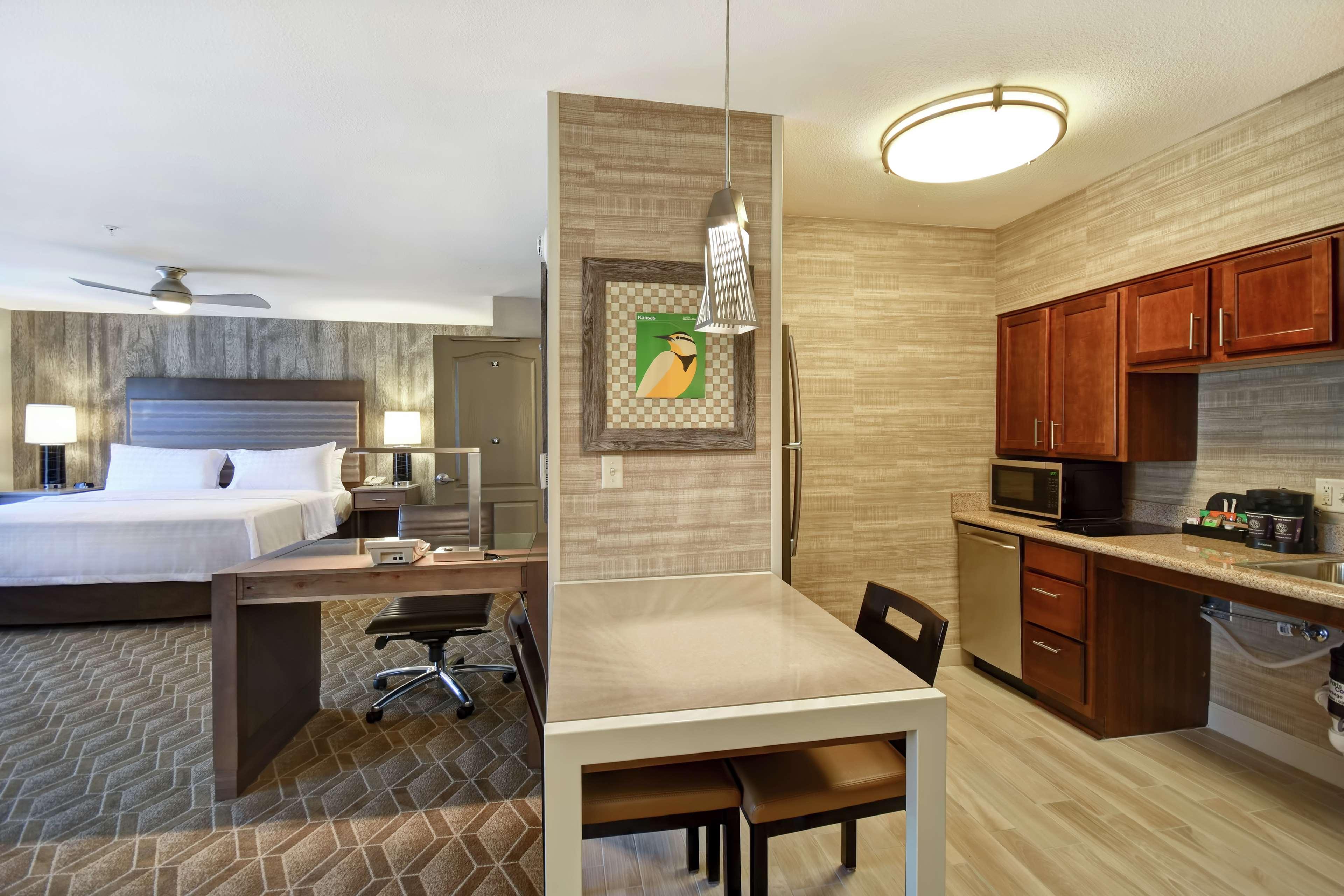 Homewood Suites By Hilton At The Waterfront Ουιτσιτά Εξωτερικό φωτογραφία