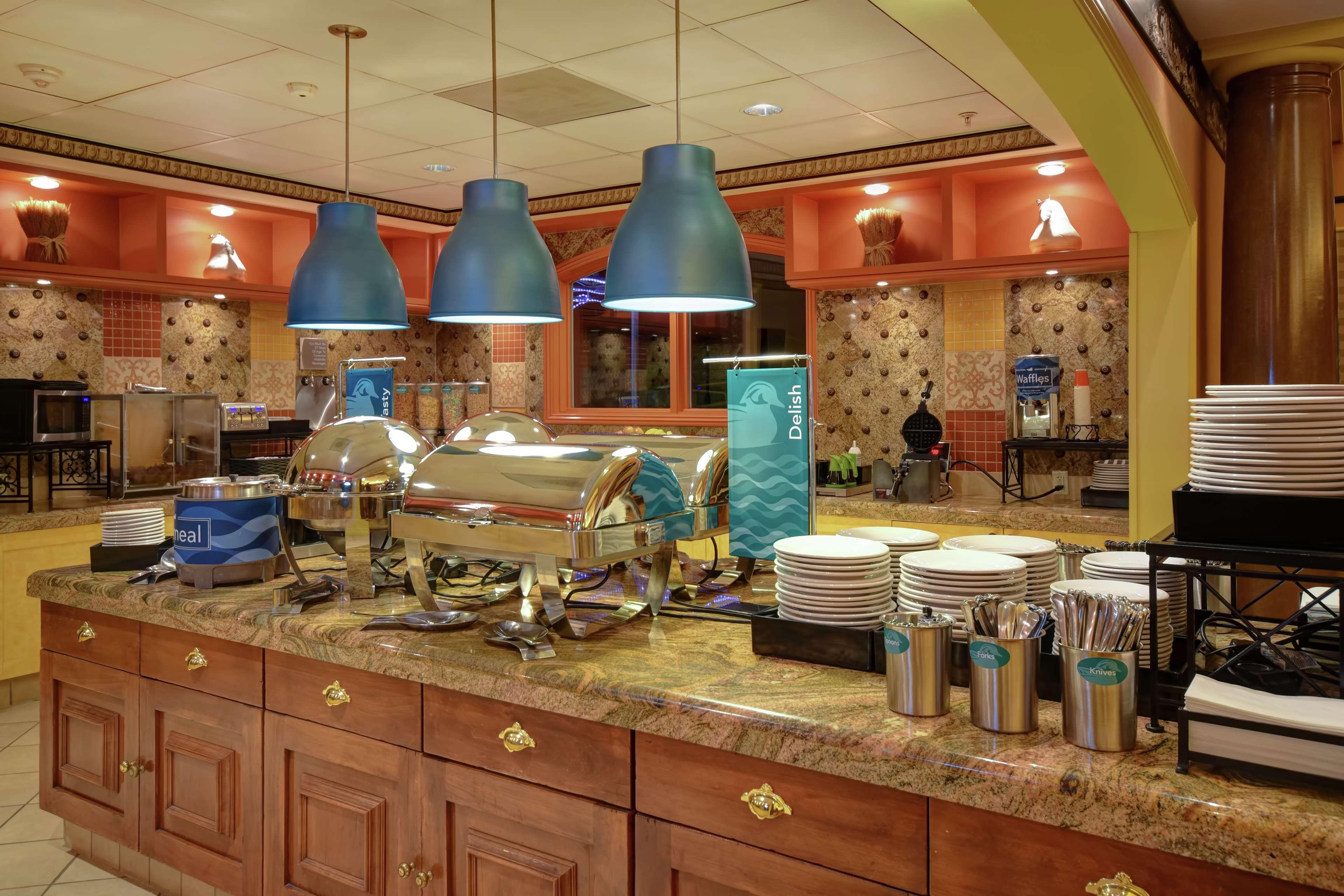 Homewood Suites By Hilton At The Waterfront Ουιτσιτά Εξωτερικό φωτογραφία