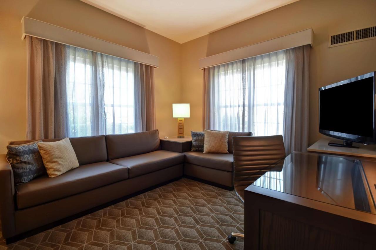 Homewood Suites By Hilton At The Waterfront Ουιτσιτά Εξωτερικό φωτογραφία