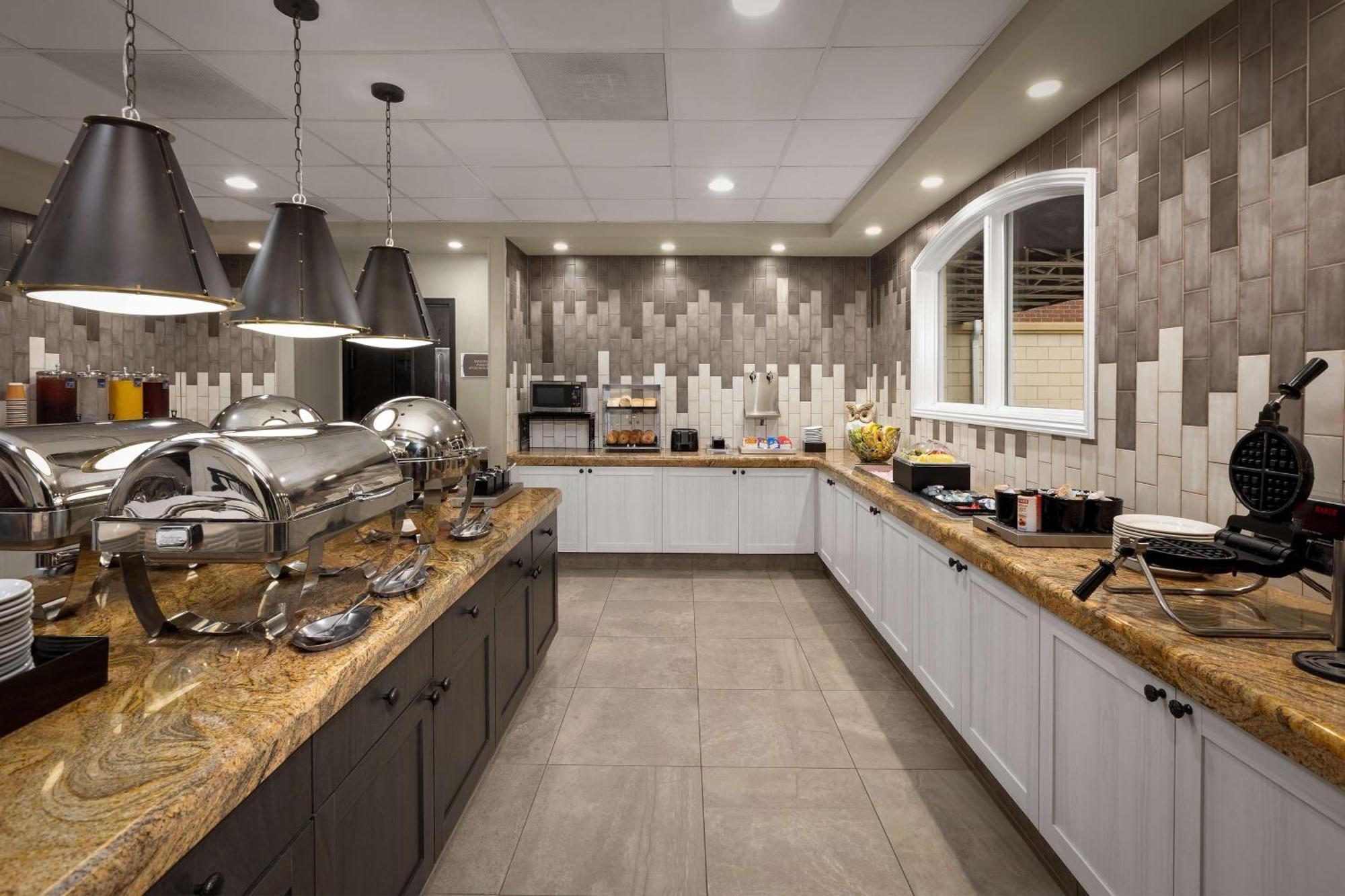 Homewood Suites By Hilton At The Waterfront Ουιτσιτά Εξωτερικό φωτογραφία